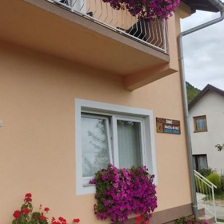 Guest House Sobic Sipovo Ngoại thất bức ảnh