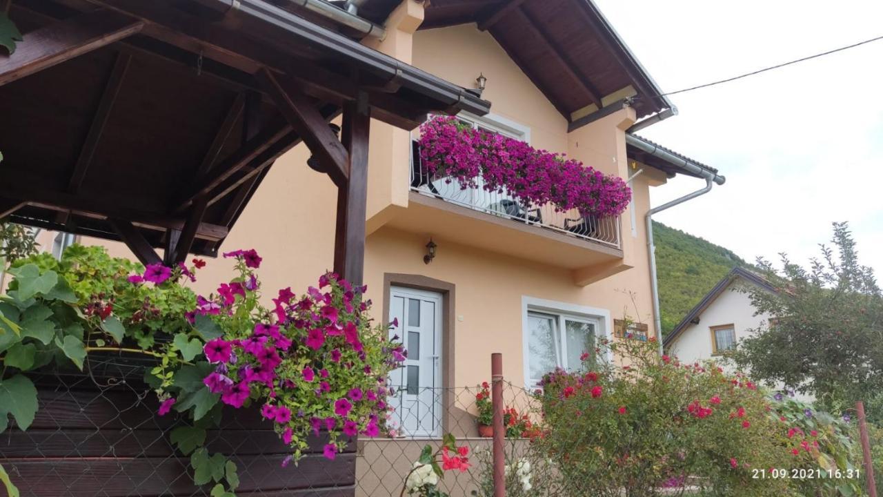 Guest House Sobic Sipovo Ngoại thất bức ảnh