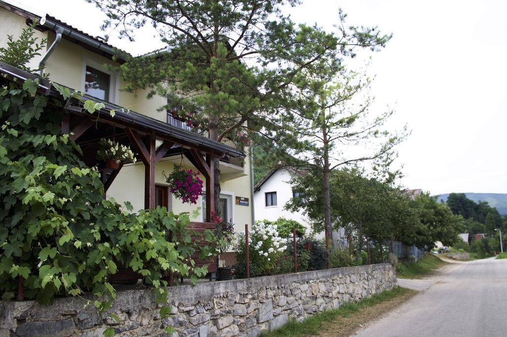 Guest House Sobic Sipovo Ngoại thất bức ảnh